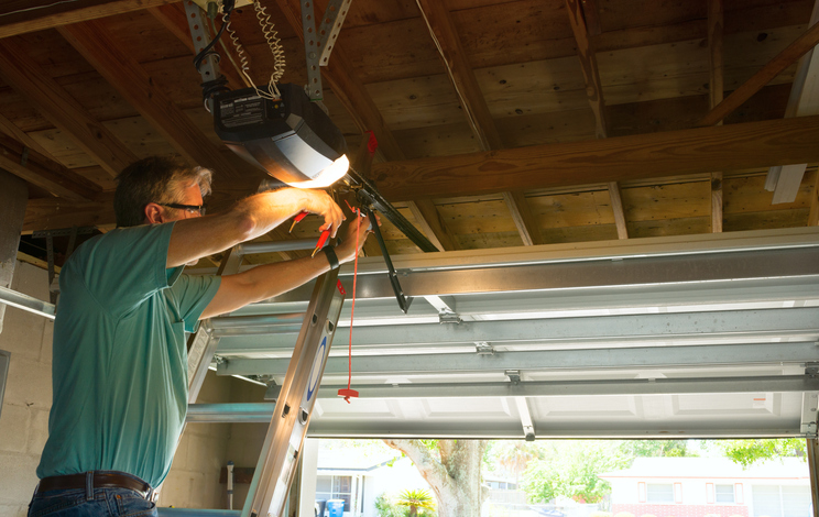 Understanding the Cost of a Garage Door Repair